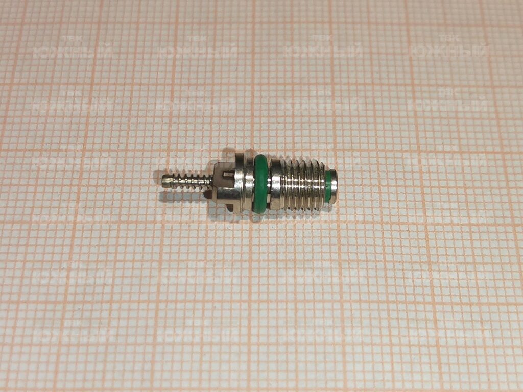 Ниппель R 134a с нижней резьбой