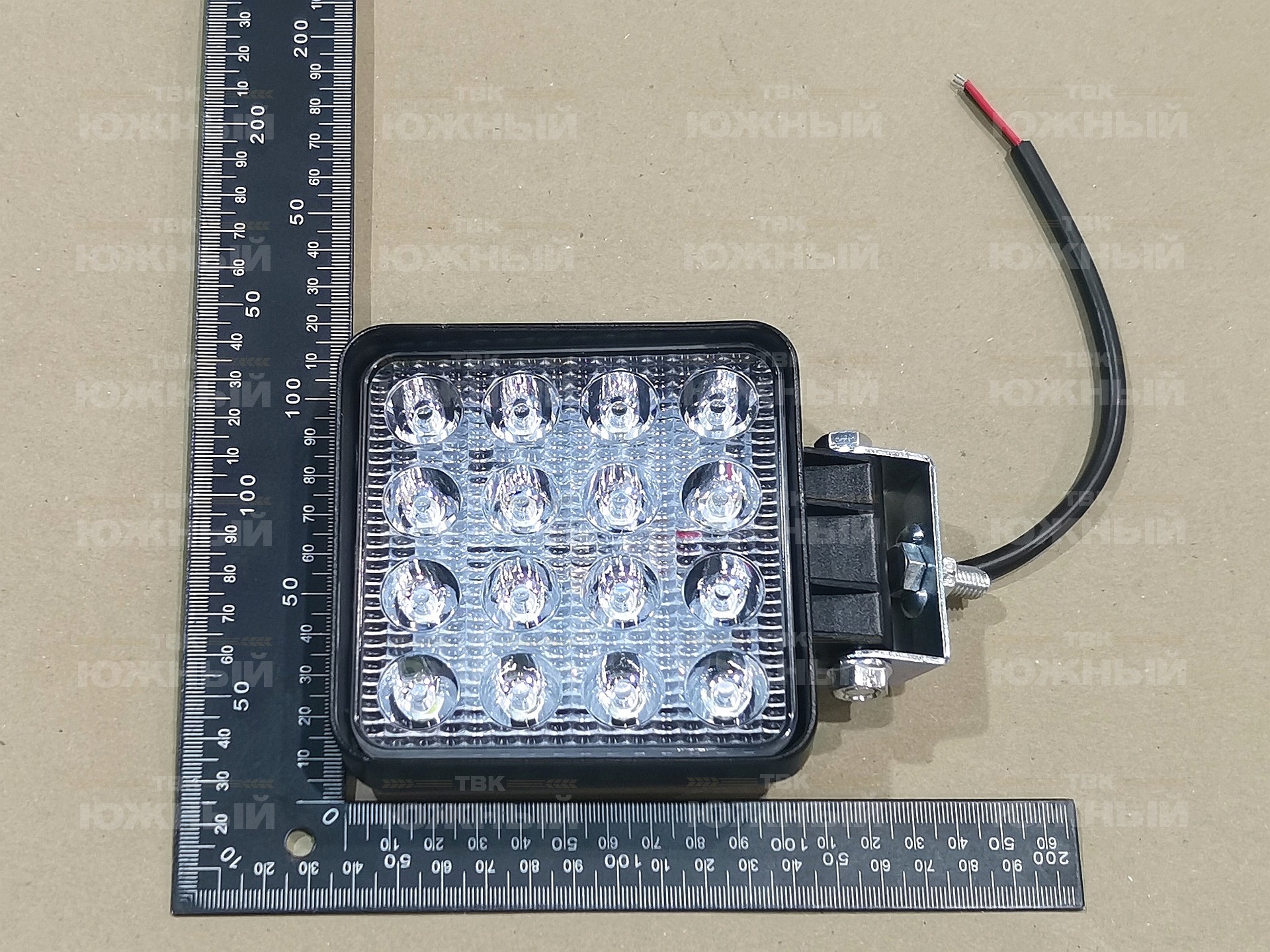 Фара светодиодная AE48S-16LED-42НС (квадратная)