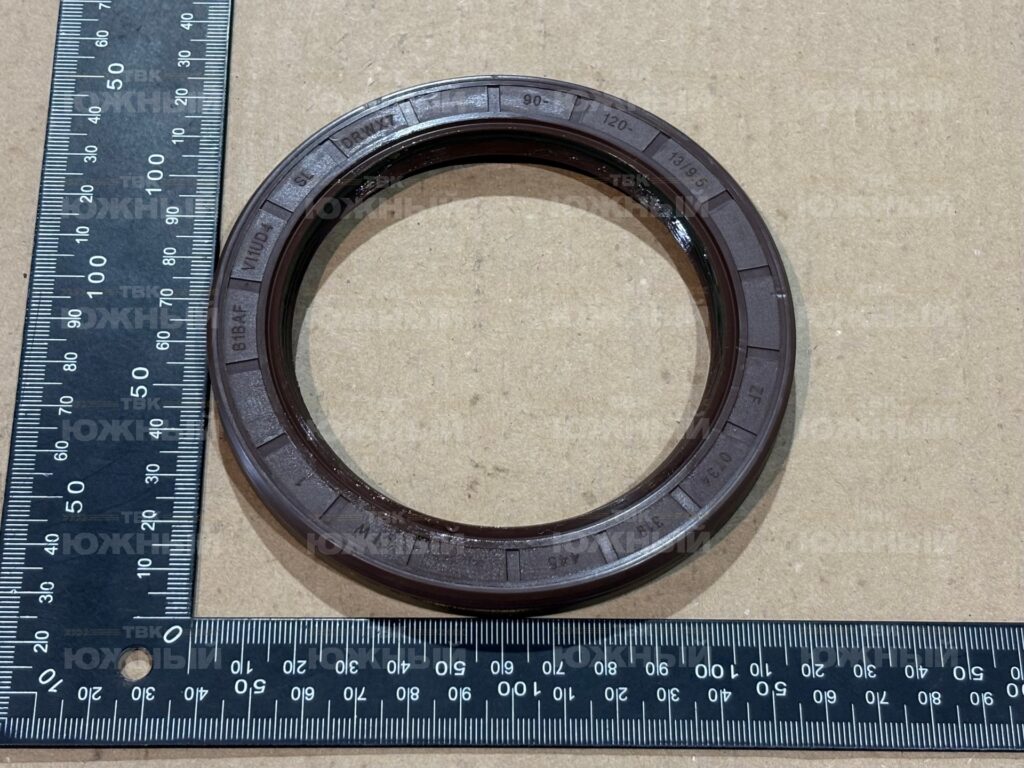 Сальник 0750.111.116 вала КПП 90х120х13 ZF
