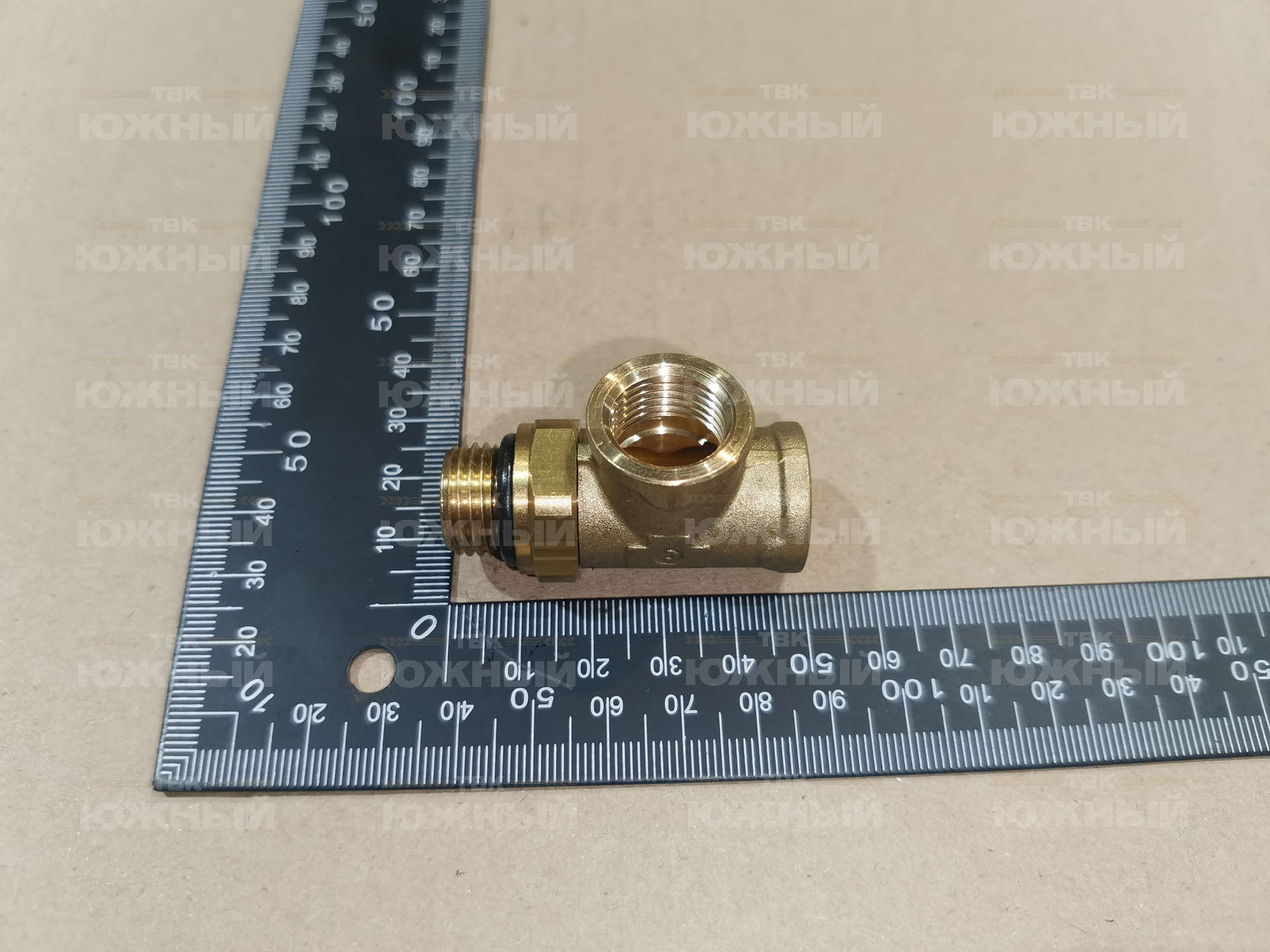 Тройник вертикальный D2072 М16х1,5-М16х1,5 Тройник вертикальный D2072 М16х1,5-М16х1,5