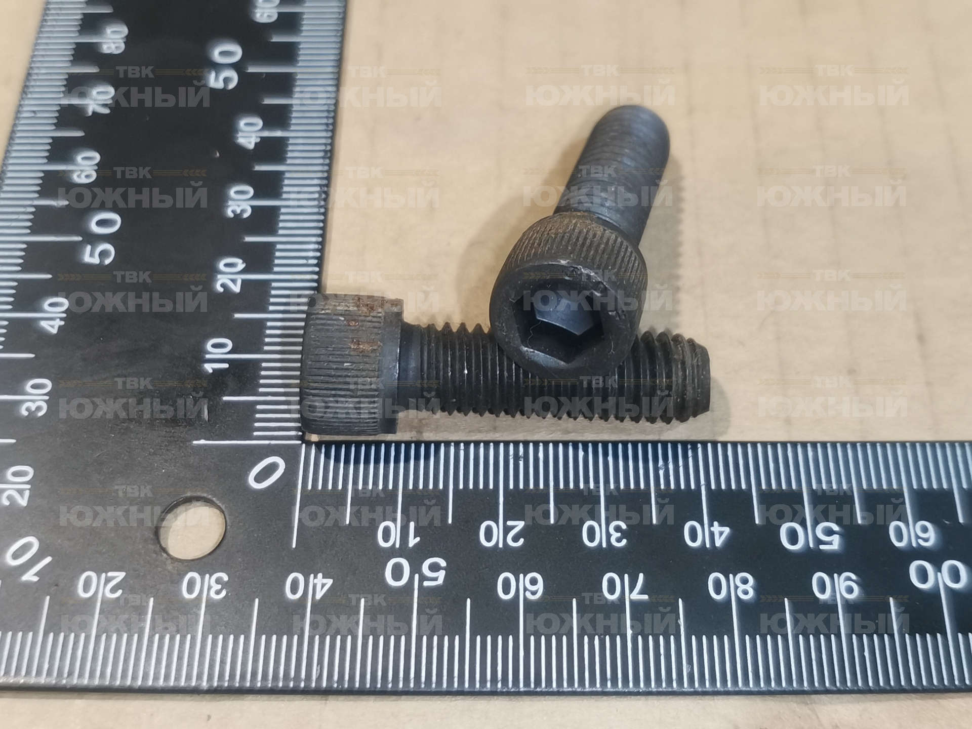 Болт 3/8"X1.1/4"UNC Болт 3/8"X1.1/4"UNC