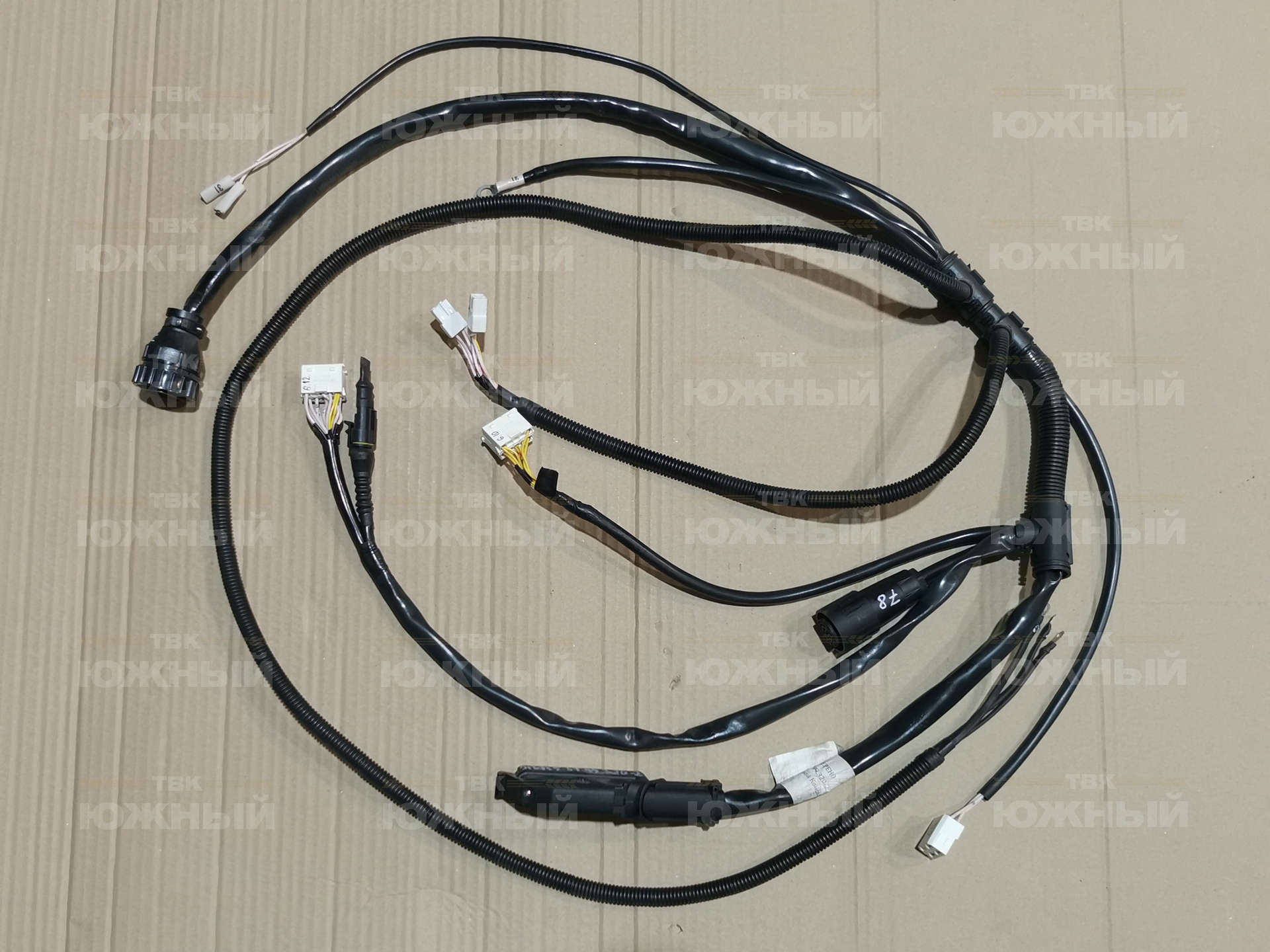 Жгут правой консоли 735-37.99.320-2 Жгут правой консоли 735-37.99.320-2