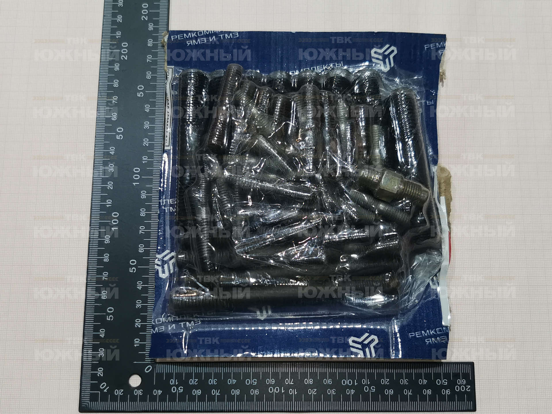 Комплект шпилек головки цилиндров 238-1003001-01 Комплект шпилек головки цилиндров 238-1003001-01