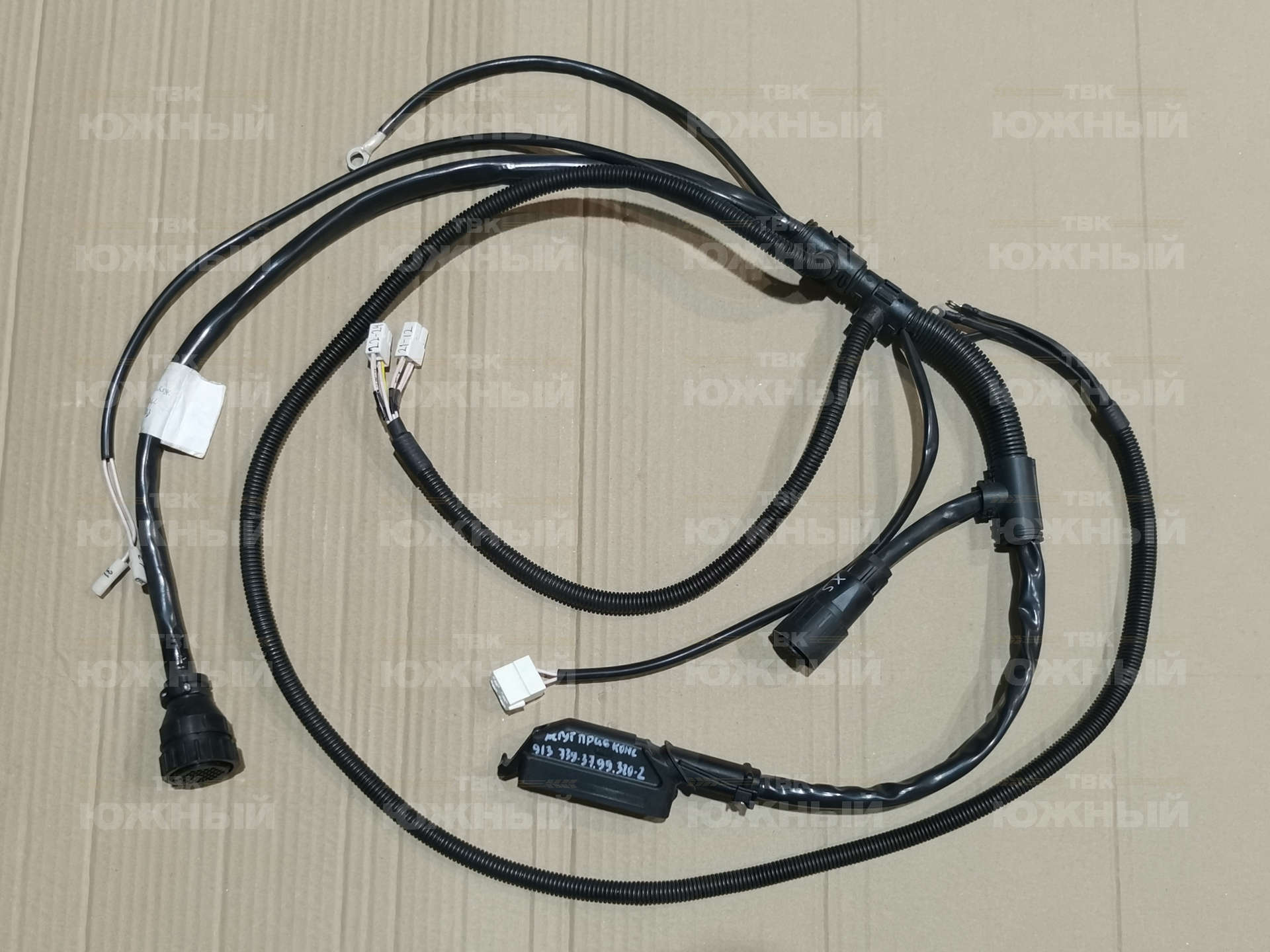 Жгут правой консоли 739-37.99.320-2 Жгут правой консоли 739-37.99.320-2